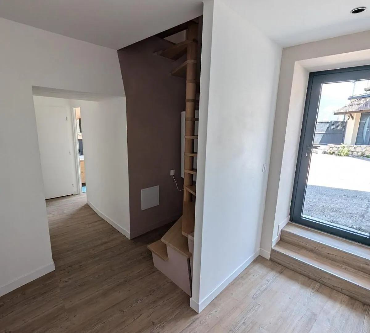 Renovated apartment with view Chanaz 0*,  France